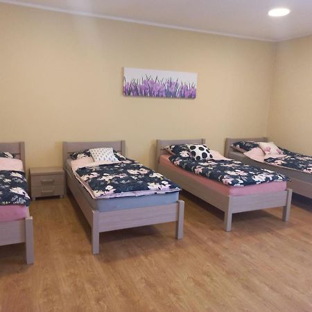 Pod Kogucikiem Aparthotel Krzyzanowice Екстериор снимка
